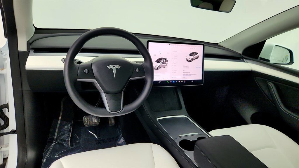 Used 2023 Tesla Model Y AWD image 12