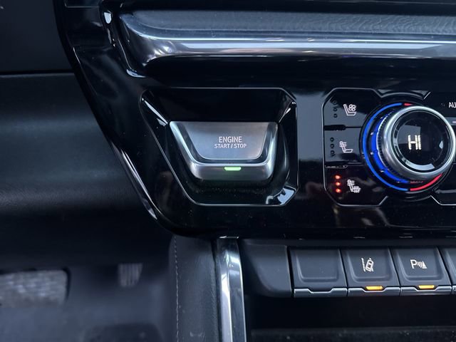 Certified 2025 GMC Sierra 3500 Denali w/ Denali Reserve Package image 17