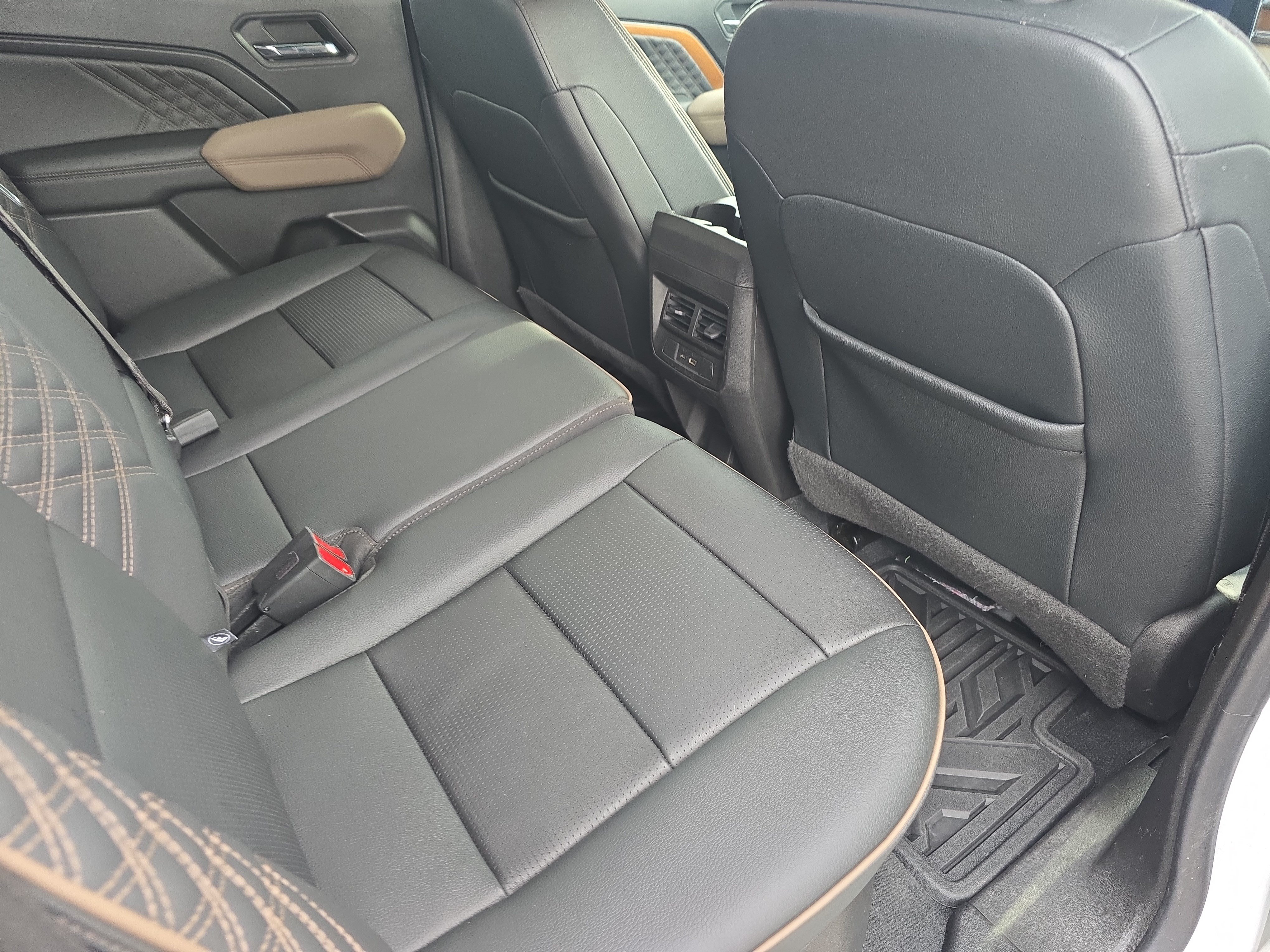 Used 2023 GMC Canyon Denali AWD/4WD image 11