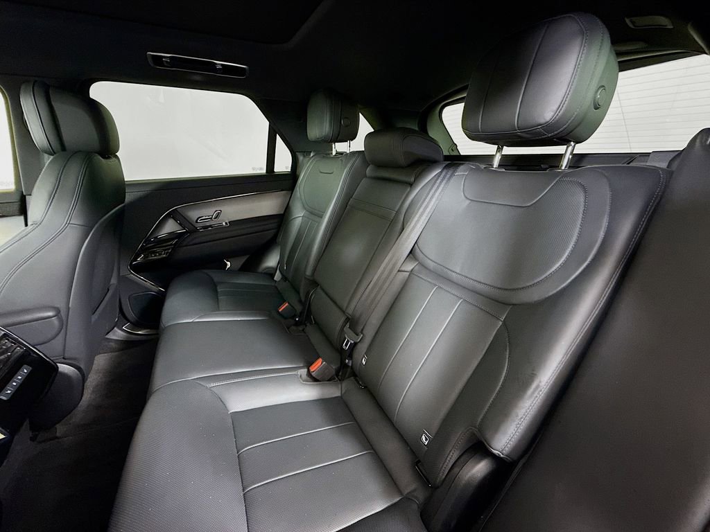 Used 2025 Land Rover Range Rover Sport SE image 24