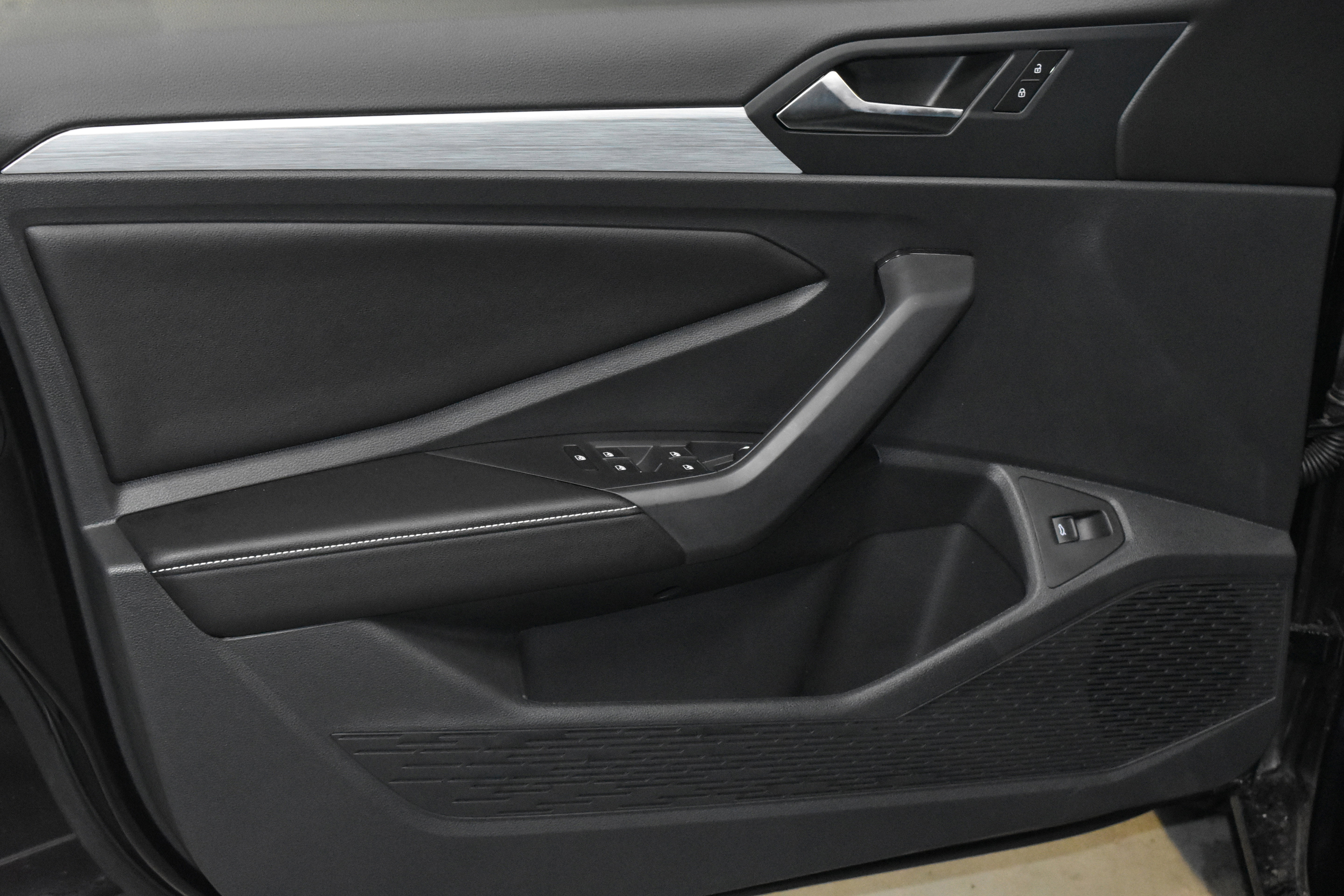 New 2026 Volkswagen Jetta Sport FWD image 3