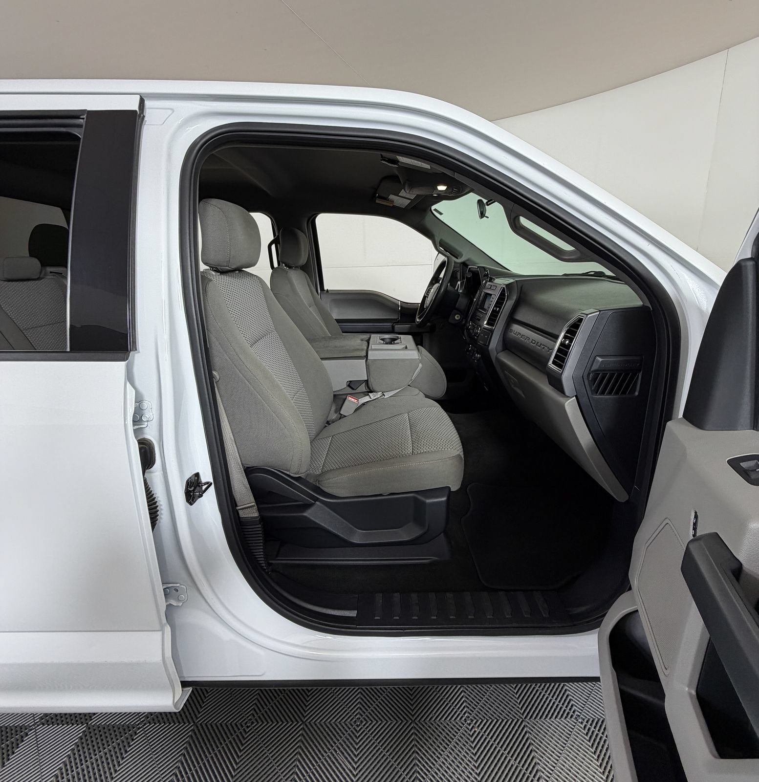 Used 2017 Ford F250 XLT AWD/4WD image 6