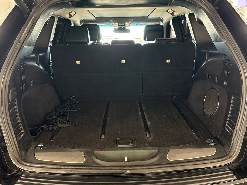 Used 2012 Jeep Grand Cherokee SRT8 w/ Luxury Group II image 29