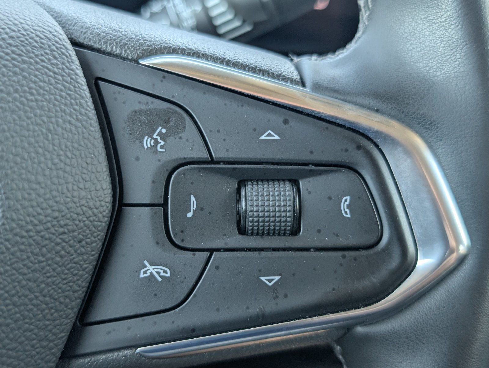 Used 2025 Chevrolet TrailBlazer LT w/ Convenience Package FWD image 25