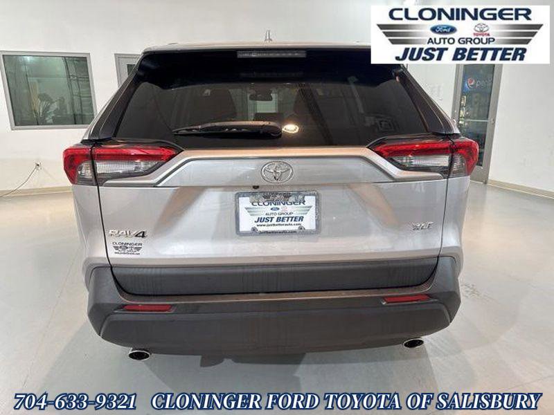 Used 2023 Toyota RAV4 XLE Premium image 10