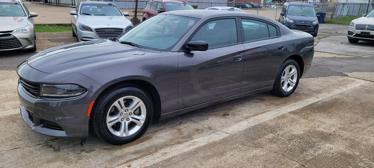 Used 2023 Dodge Charger SXT image 2