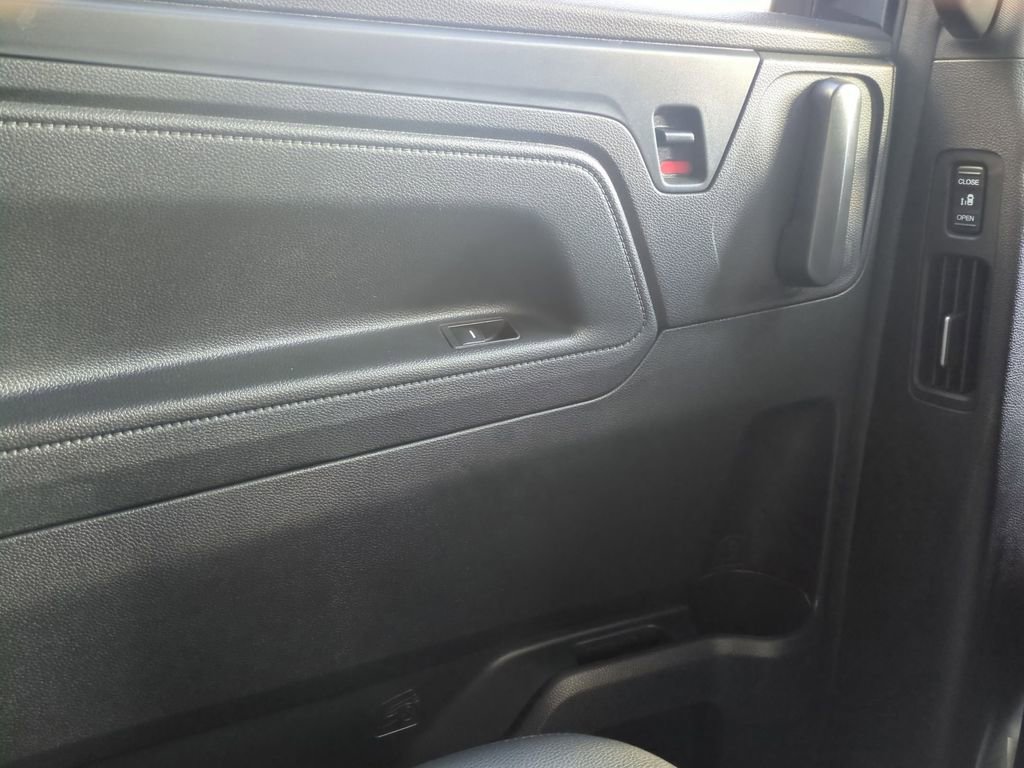 Used 2025 Honda Odyssey Sport-L image 27