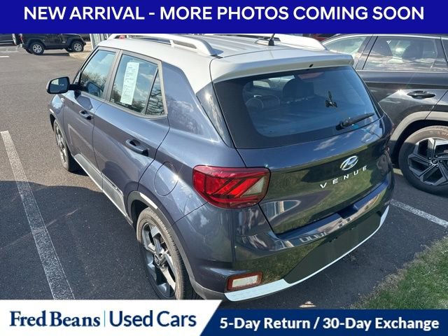 Certified 2023 Hyundai Venue Limited w/ Cargo Package image 7