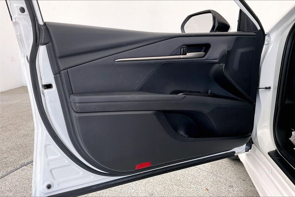 Used 2025 Toyota Camry SE image 23