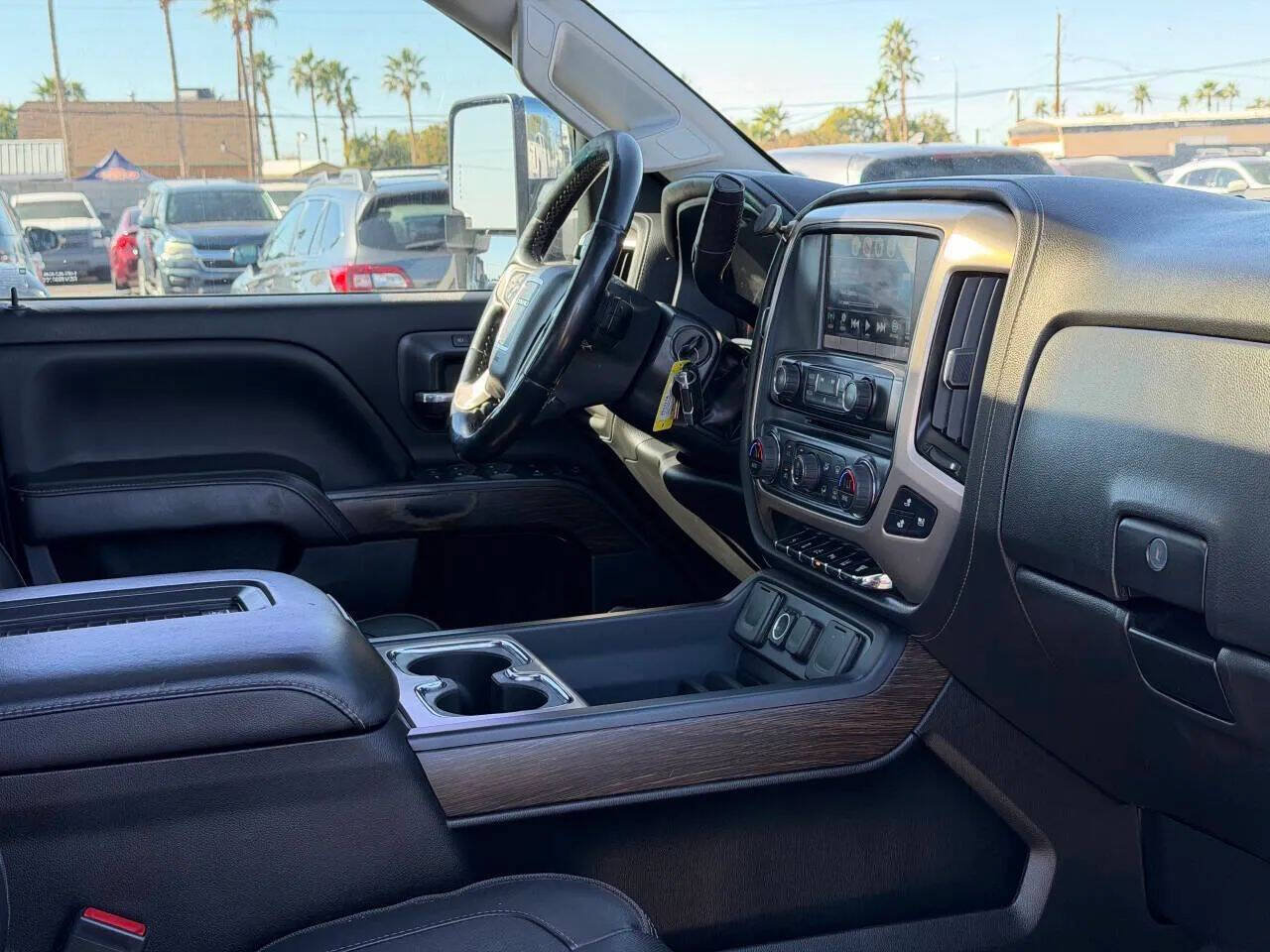 Used 2019 GMC Sierra 2500 Denali w/ Duramax Plus Package AWD/4WD image 25