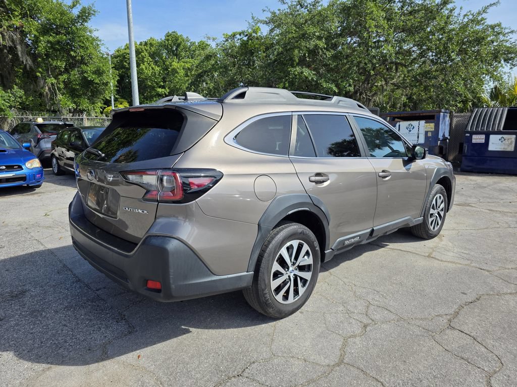Used 2023 Subaru Outback Premium AWD/4WD image 3