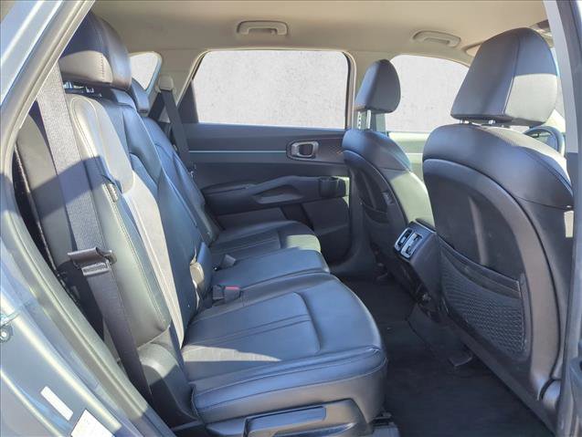 Used 2024 Kia Sorento S image 15