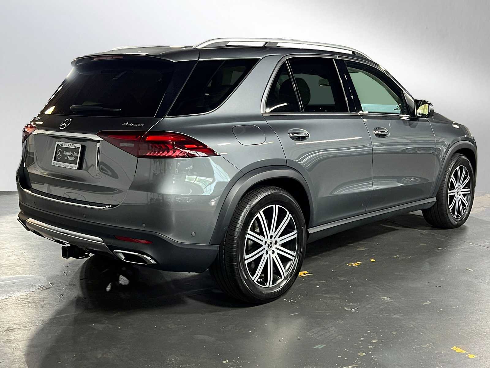 Used 2024 Mercedes-Benz GLE 450 4MATIC image 3
