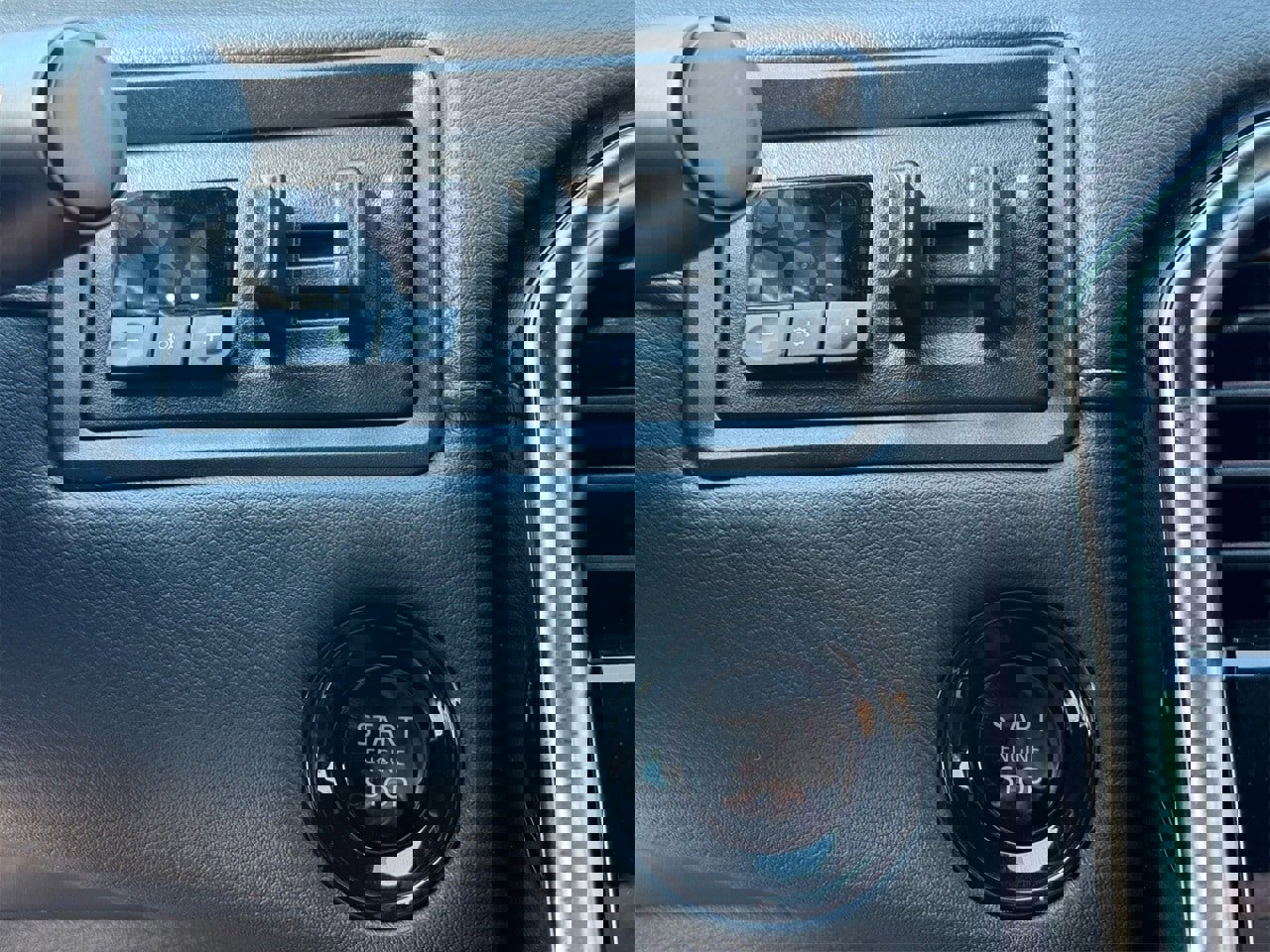 New 2025 Nissan Armada Platinum Reserve image 21