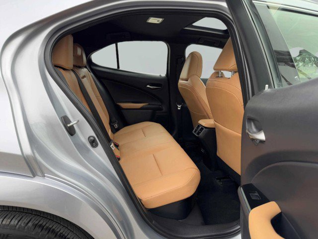 Used 2023 Lexus UX 250h FWD w/ Premium Package image 39