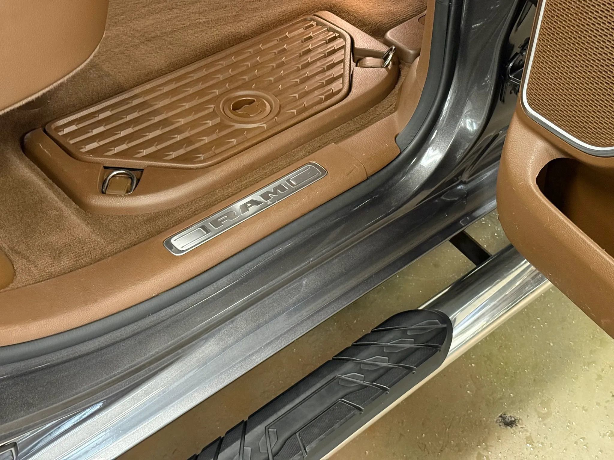 Used 2020 RAM 1500 Laramie AWD/4WD image 22