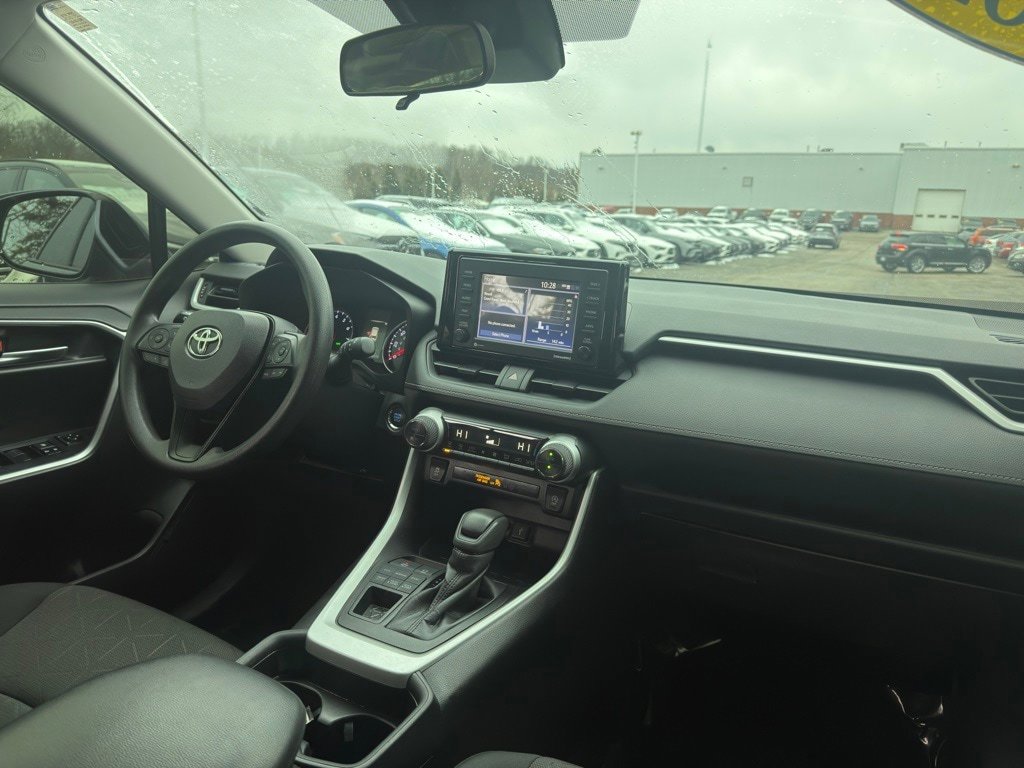 Used 2021 Toyota RAV4 XLE image 17