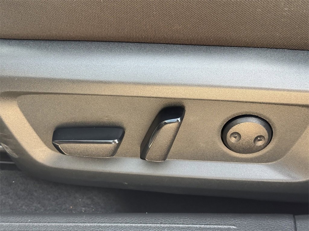 Used 2024 Nissan Rogue SV image 18