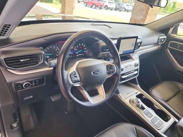 Used 2024 Ford Explorer XLT w/ Equipment Group 202A RWD image 10