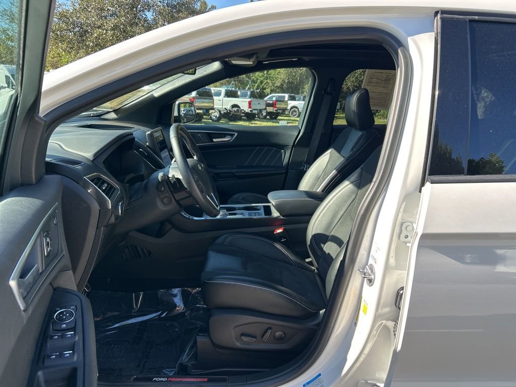 Used 2024 Ford Edge ST w/ Equipment Group 401A image 15