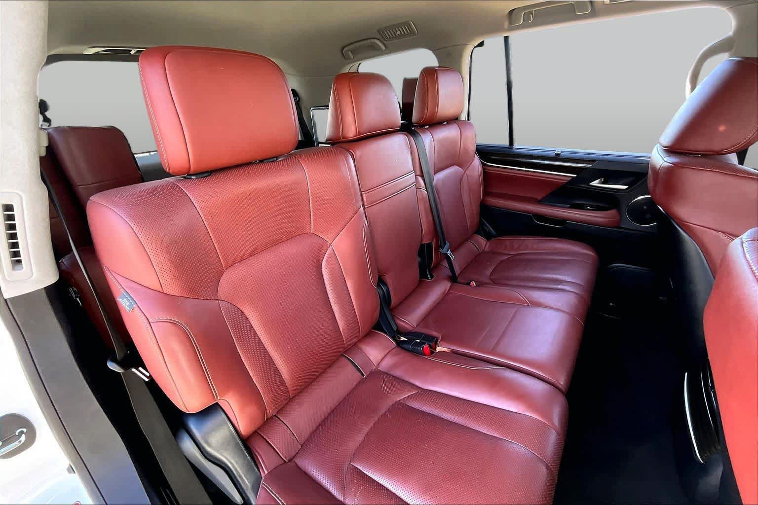 Used 2021 Lexus LX 570 4WD w/ Luxury Package image 17