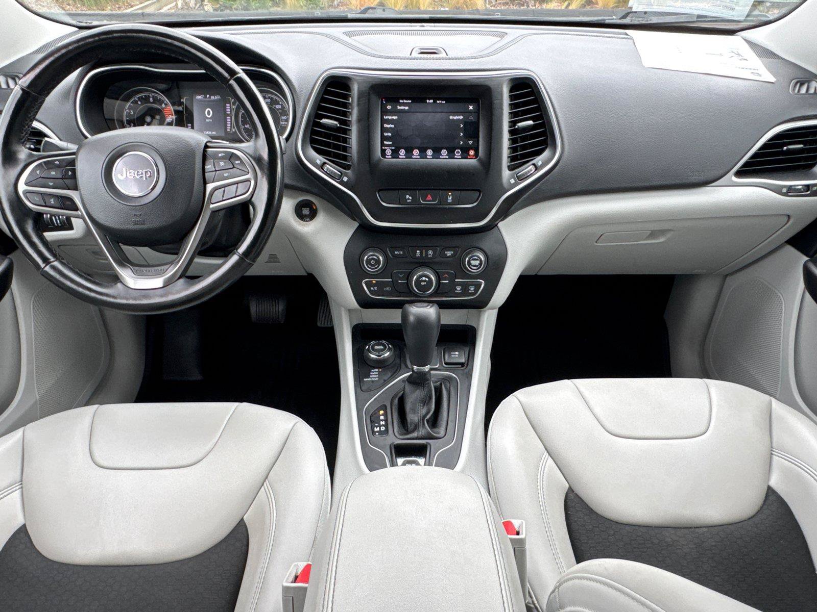 Used 2021 Jeep Cherokee Latitude Plus w/ Sun & Sound Group AWD/4WD image 21