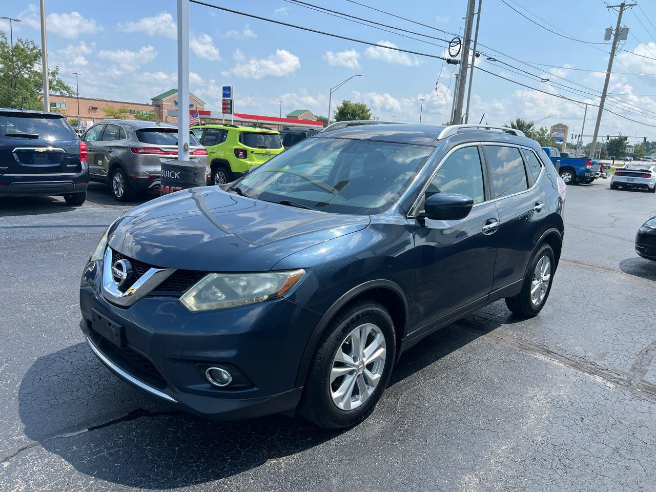 Used 2016 Nissan Rogue SV FWD image 2