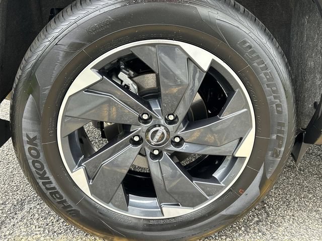 Certified 2026 Nissan Rogue SV w/ Cold Weather Package AWD/4WD image 12