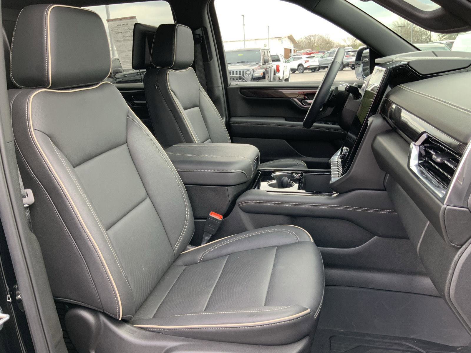 Used 2025 GMC Yukon Elevation w/ Elevation Premium Package image 68