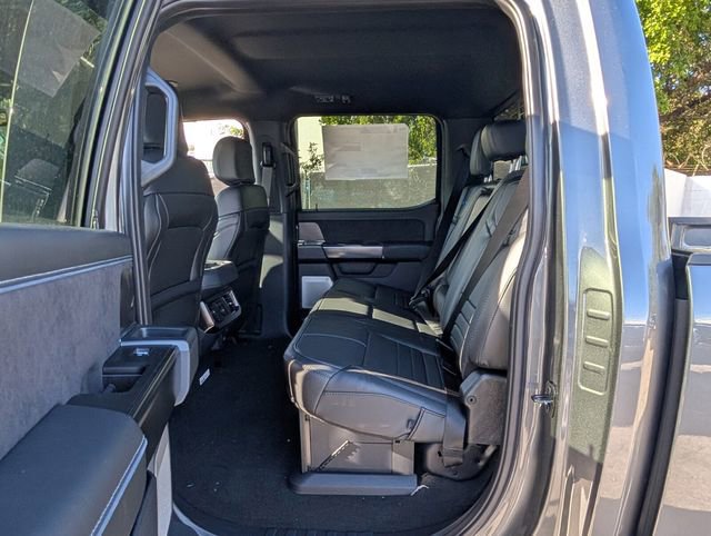 New 2026 Ford F350 Platinum w/ FX4 Off-Road Package AWD/4WD image 5