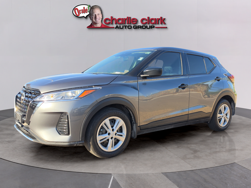 Used 2025 Nissan Kicks Play S FWD image 1
