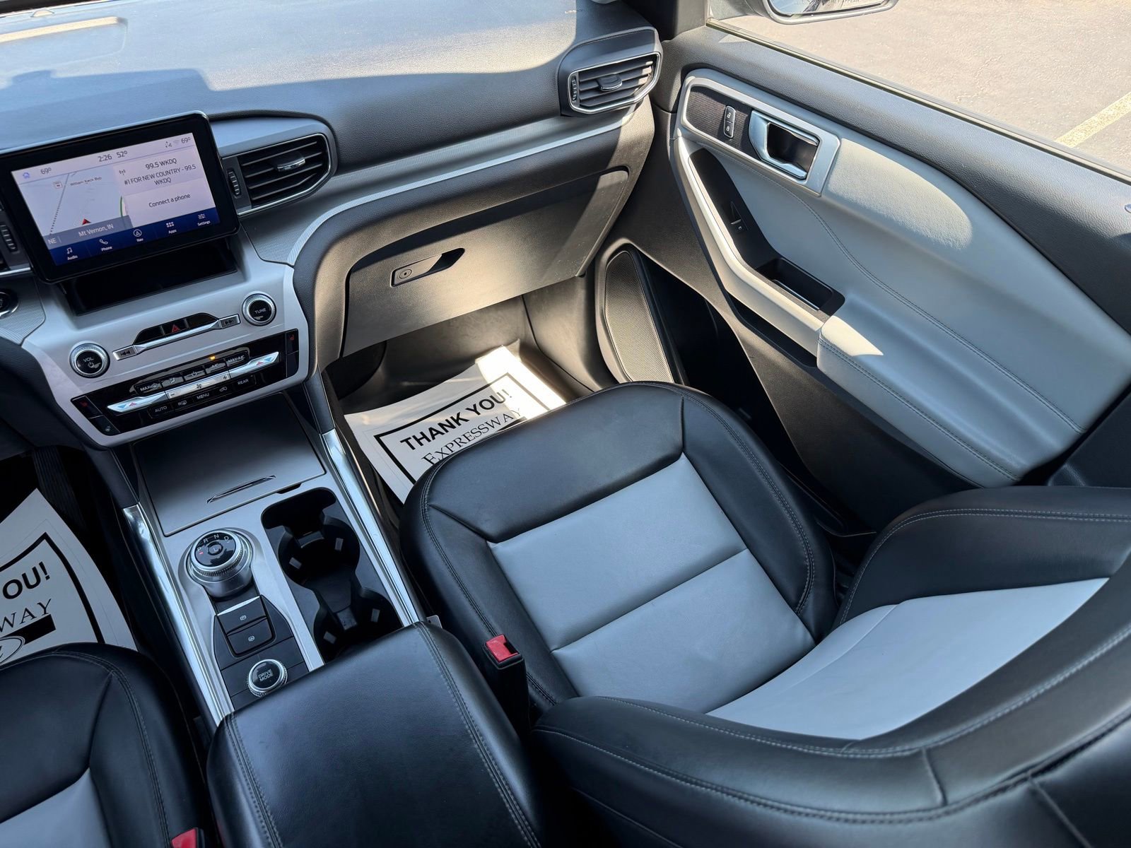 Used 2022 Ford Explorer XLT w/ Equipment Group 202A image 18