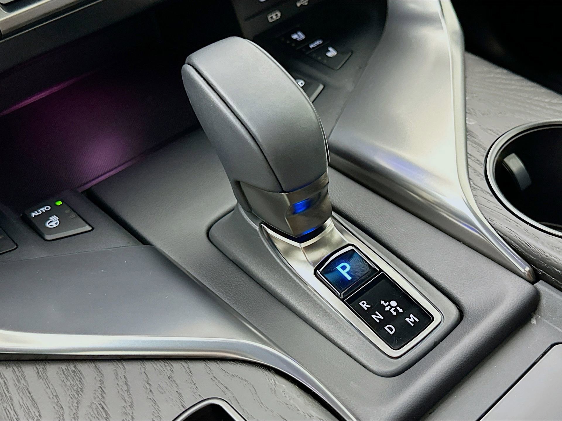 Used 2025 Lexus LX 700h Luxury image 18