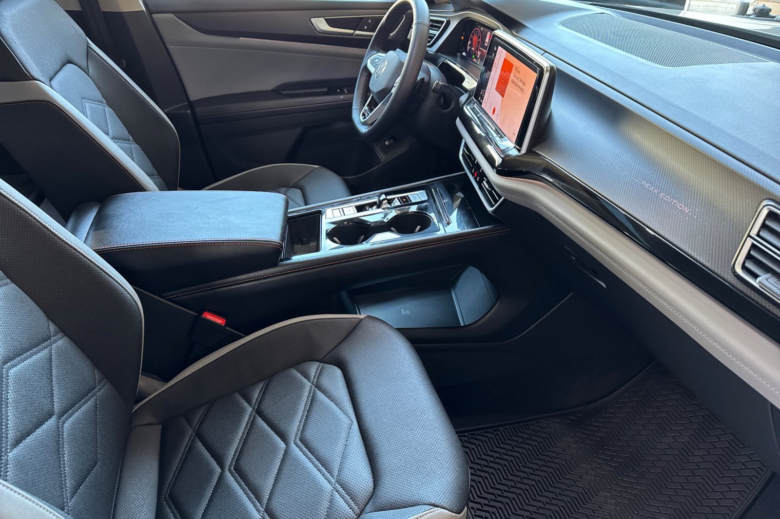 New 2025 Volkswagen Atlas Peak Edition SE image 14