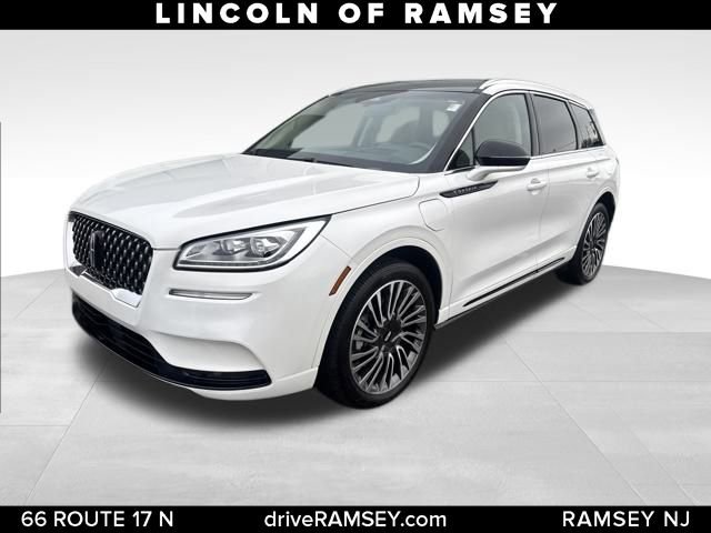 Used 2022 Lincoln Corsair Grand Touring w/ Elements Technology Bundle image 1
