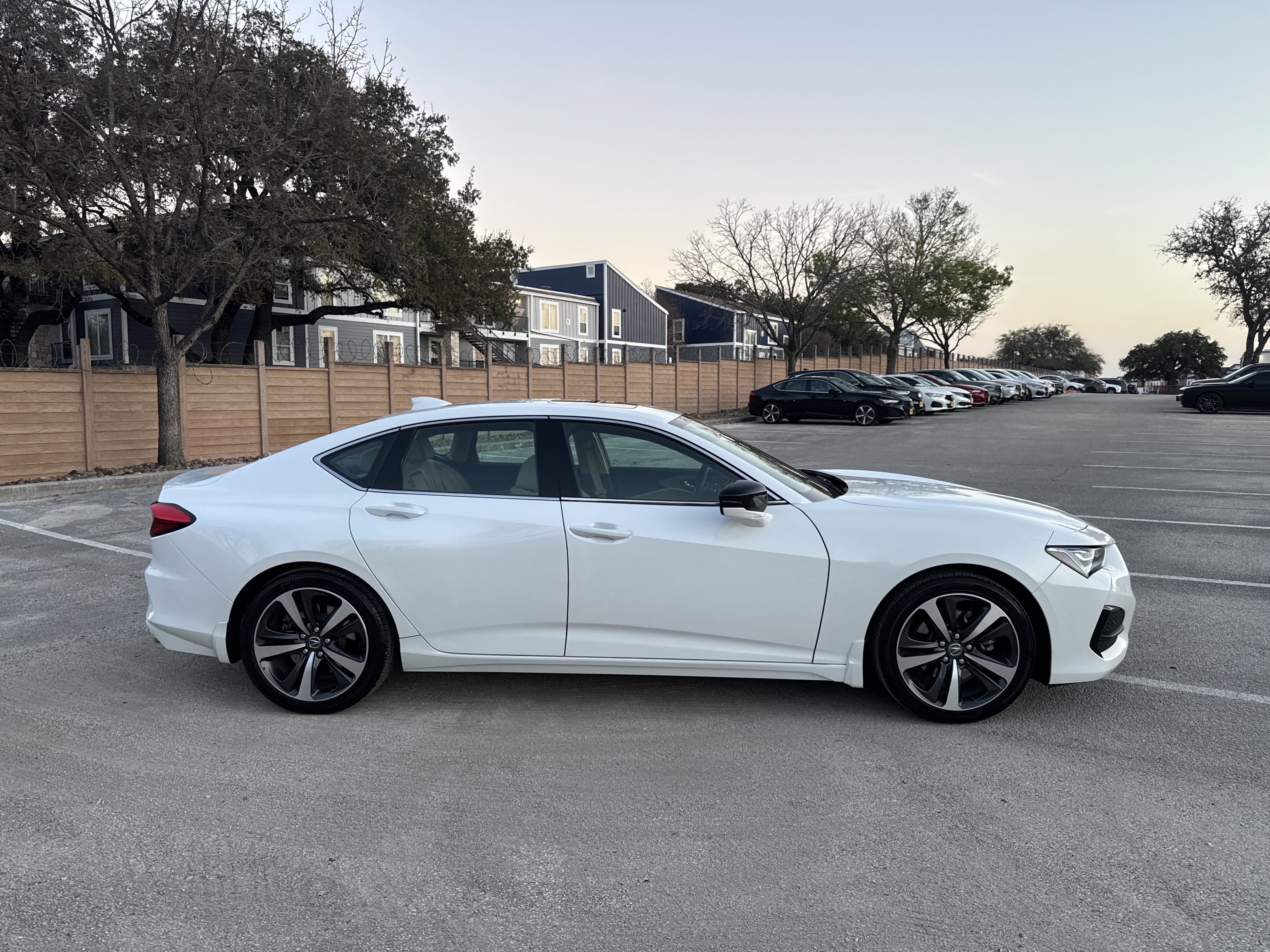 Used 2025 Acura TLX w/ Technology Package image 2