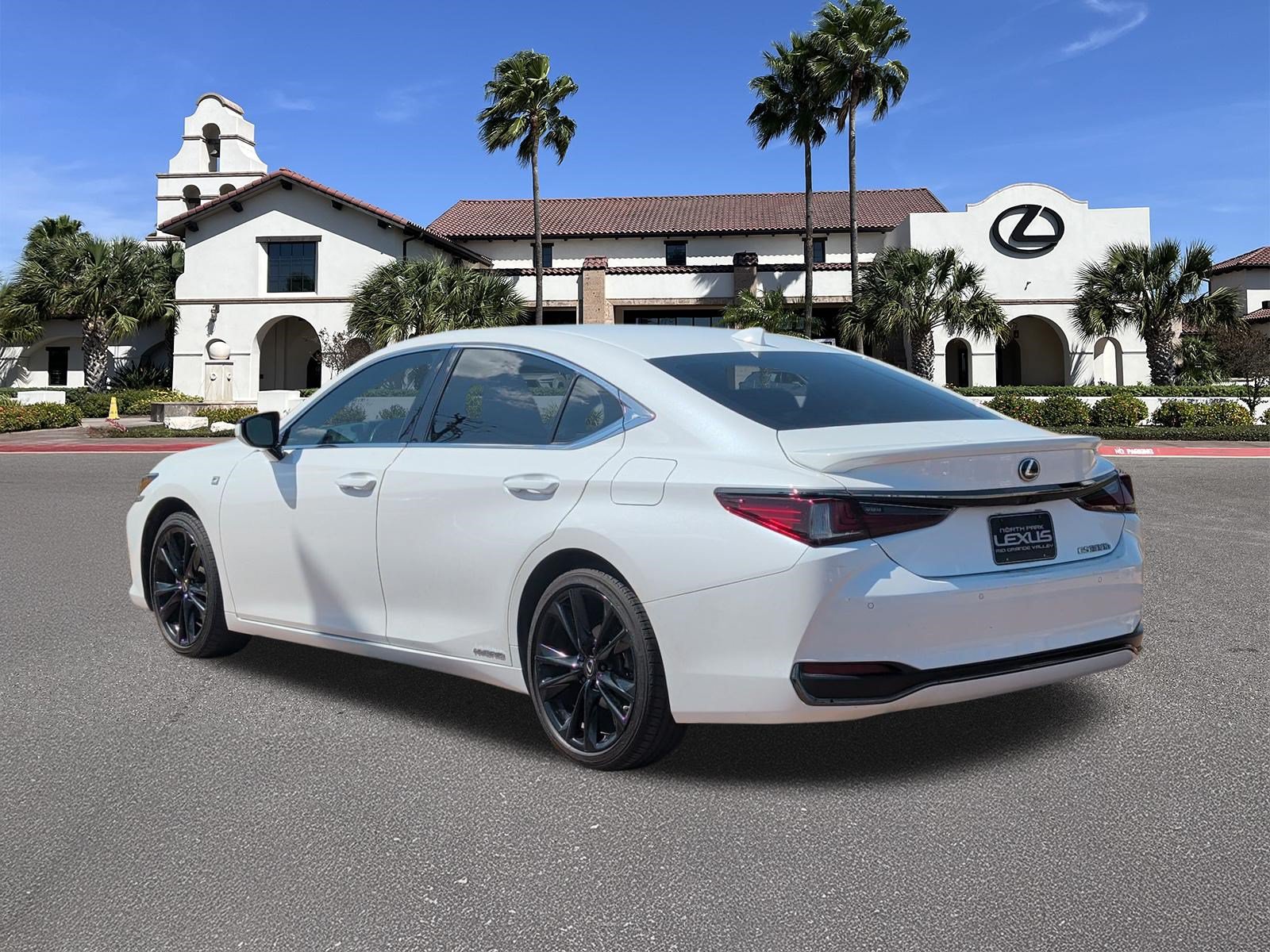 Certified 2022 Lexus ES 300h F Sport w/ Accessory Package 2 FWD image 4