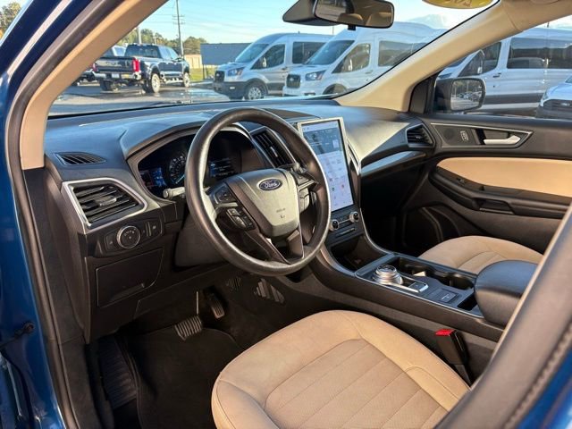 Used 2022 Ford Edge SE image 3