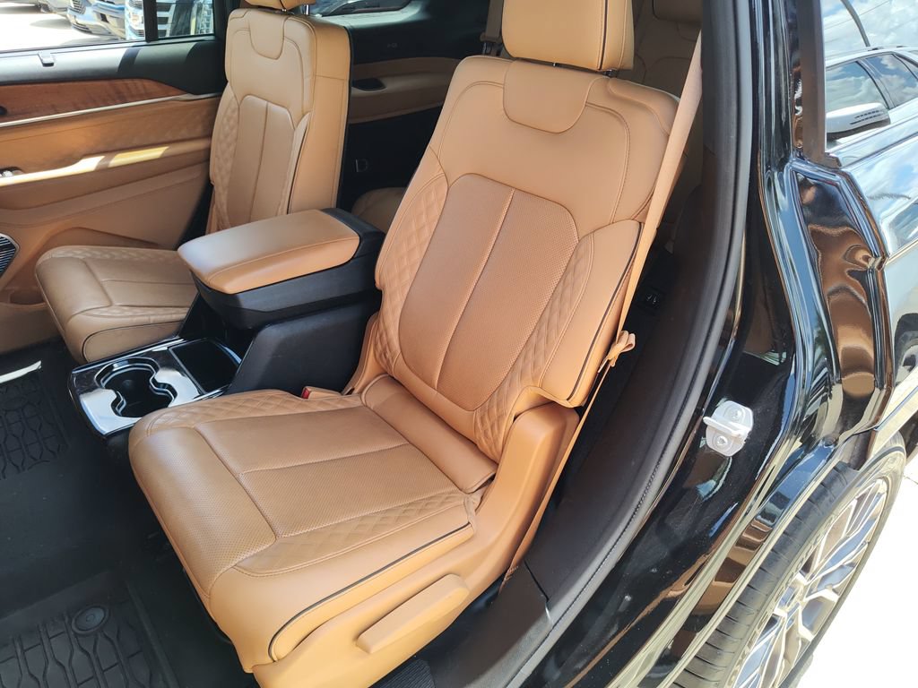 Used 2021 Jeep Grand Cherokee L Summit AWD/4WD image 37