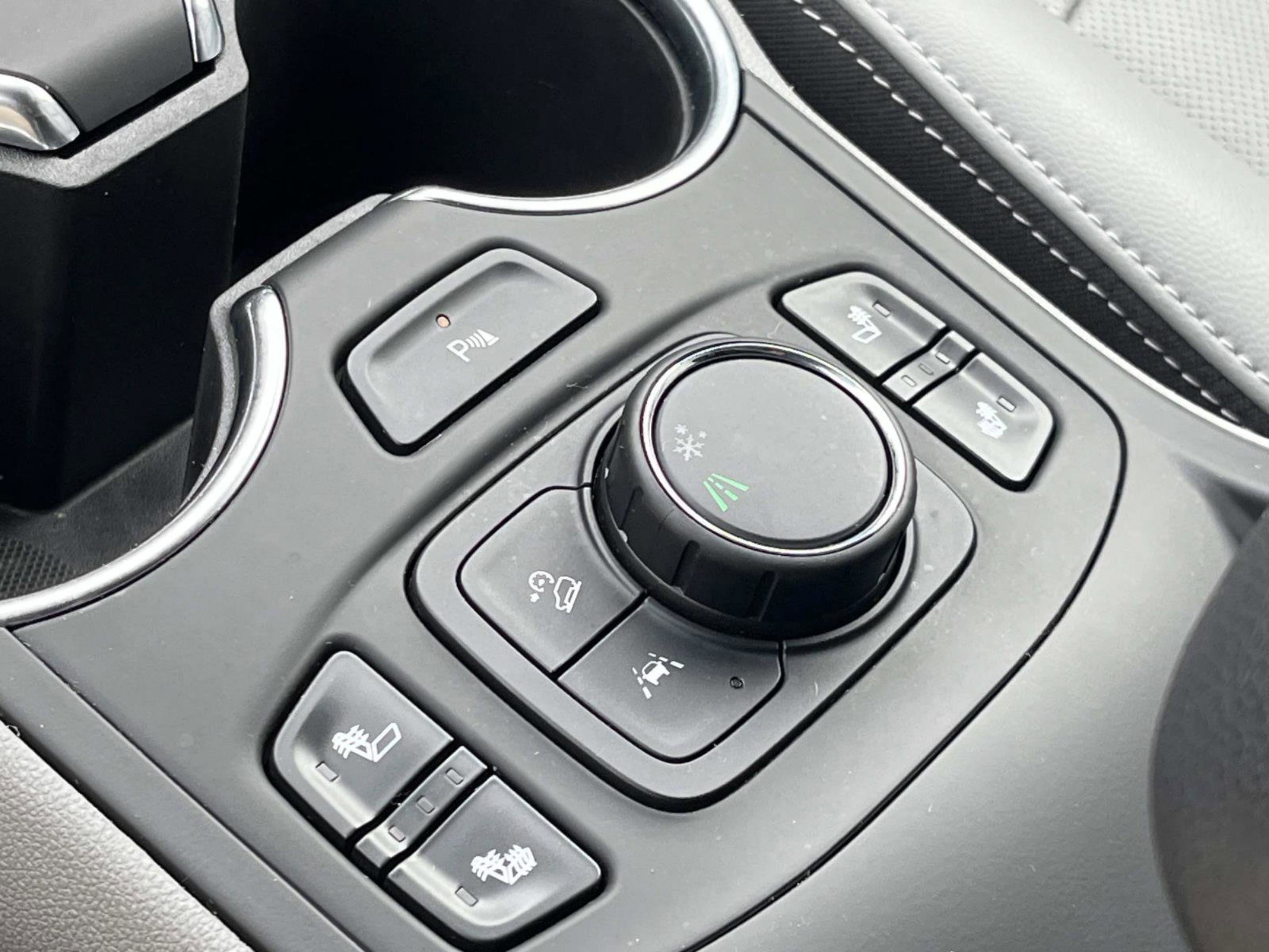 Used 2023 GMC Terrain SLT w/ Infotainment Package II image 39