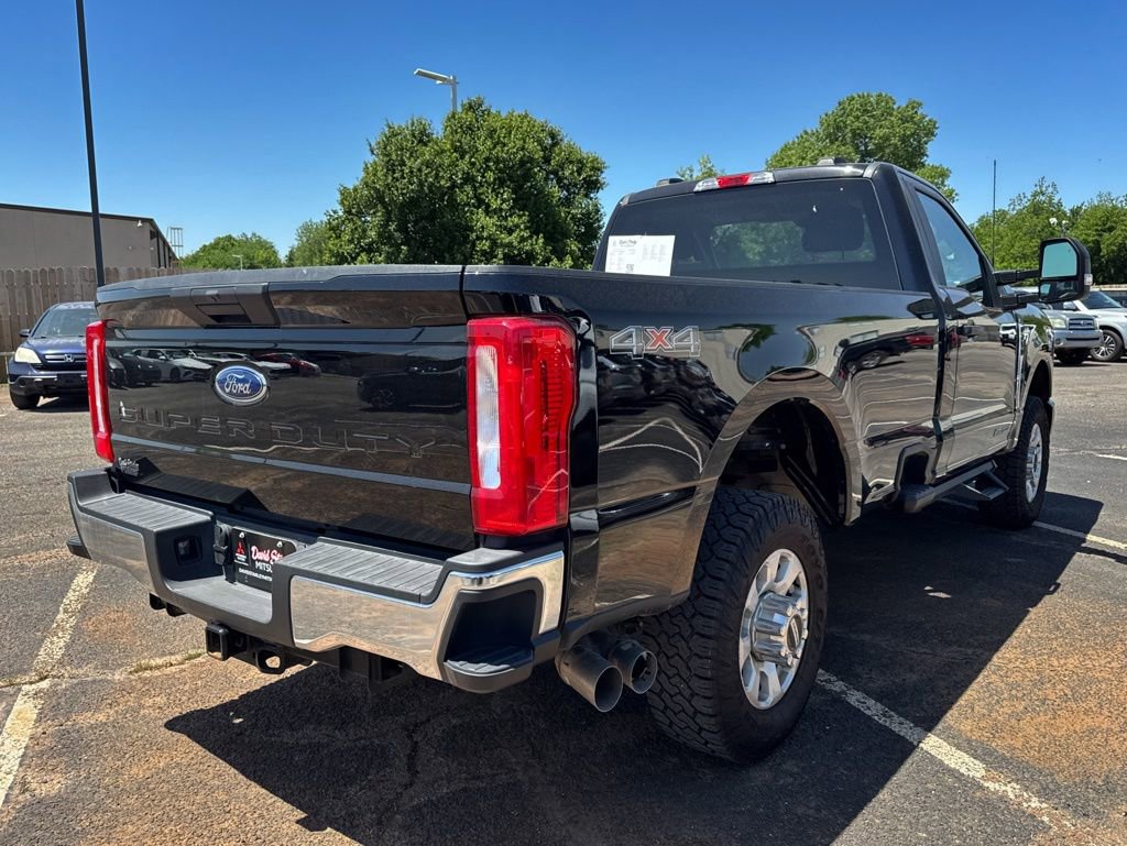 Used 2024 Ford F350 XLT AWD/4WD image 4