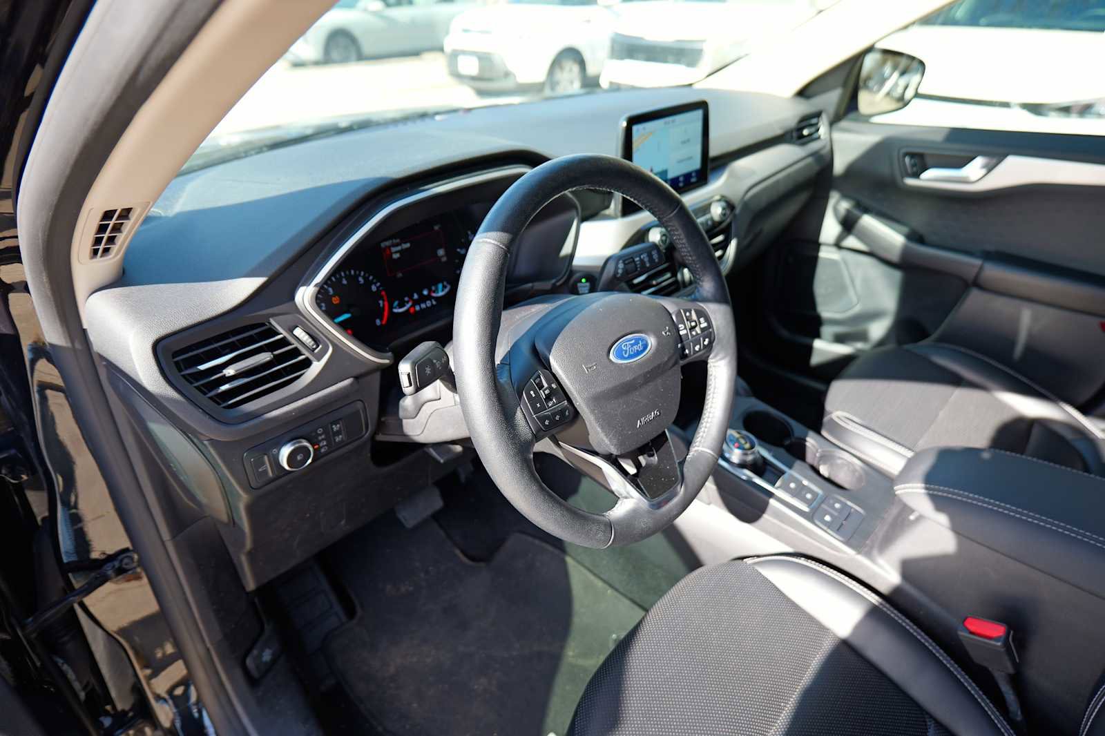 Used 2020 Ford Escape SEL image 9