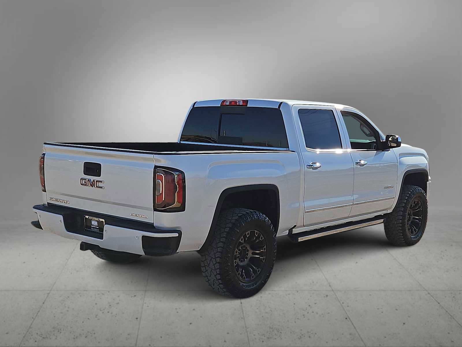 Used 2018 GMC Sierra 1500 Denali w/ Denali Ultimate Package image 8