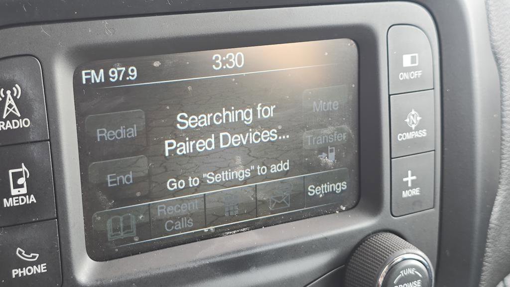 Used 2015 Jeep Renegade Trailhawk w/ Premium Leather Group image 28