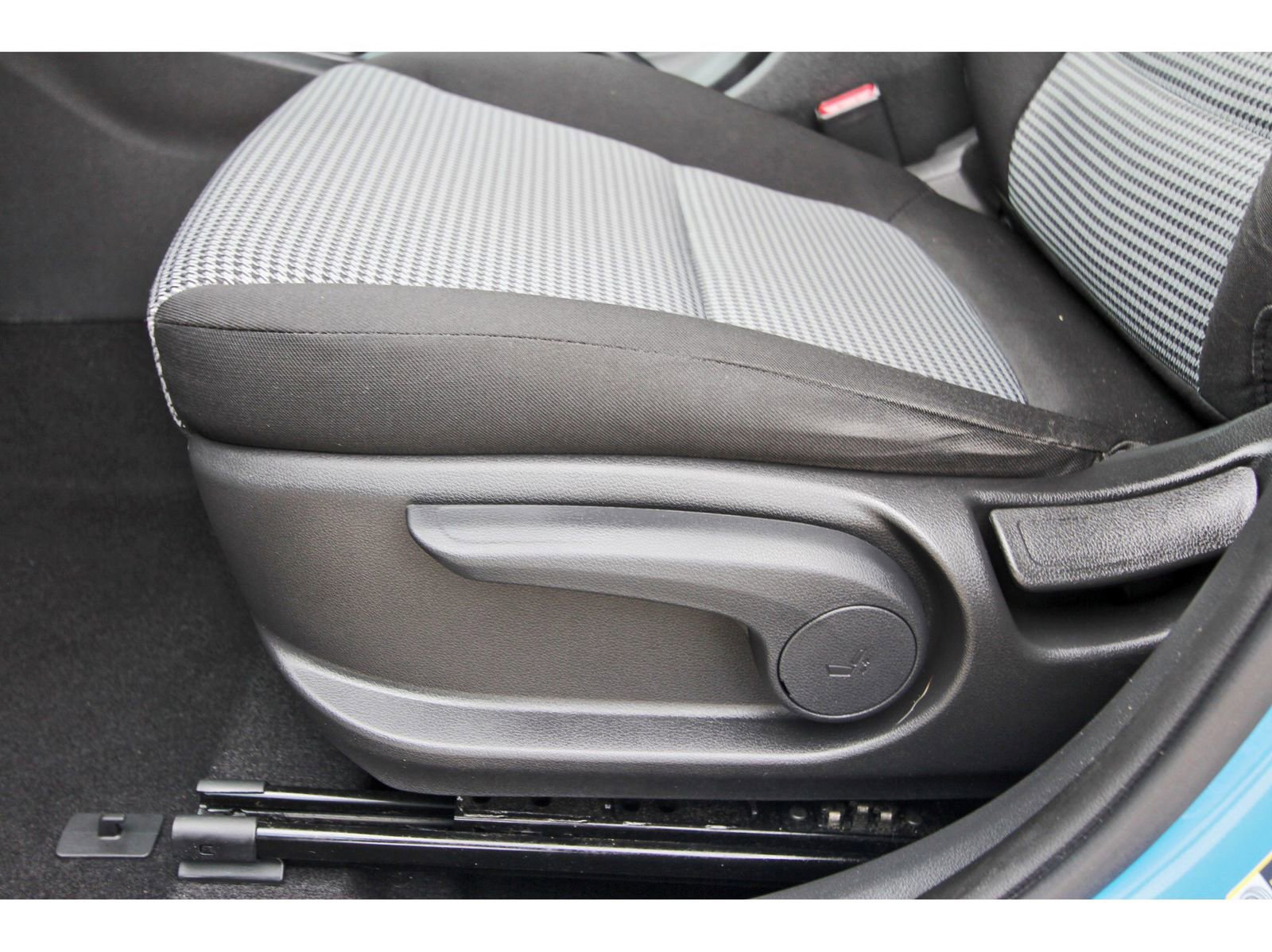 Used 2021 Hyundai Kona SE w/ Cargo Package FWD image 28