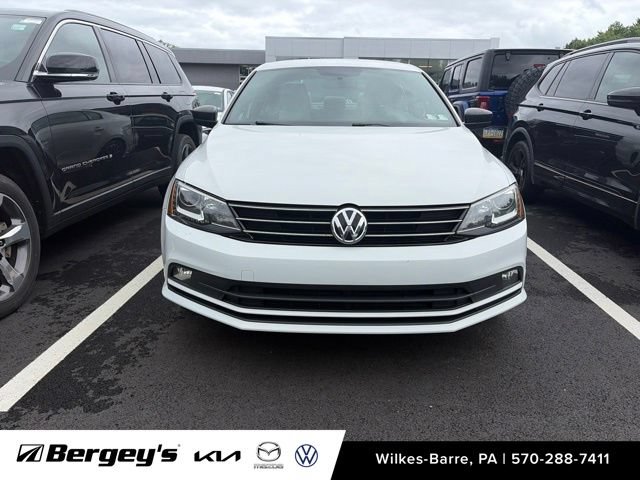 Used 2016 Volkswagen Jetta Sport w/ Lighting Package FWD image 2