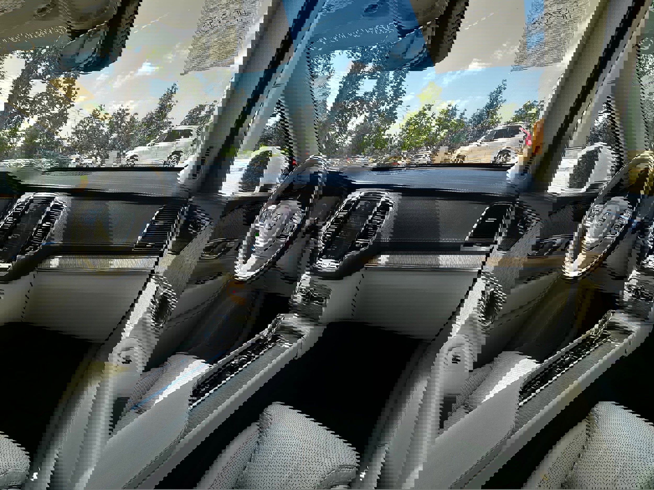 Certified 2023 Volvo XC90 B6 Ultimate image 13