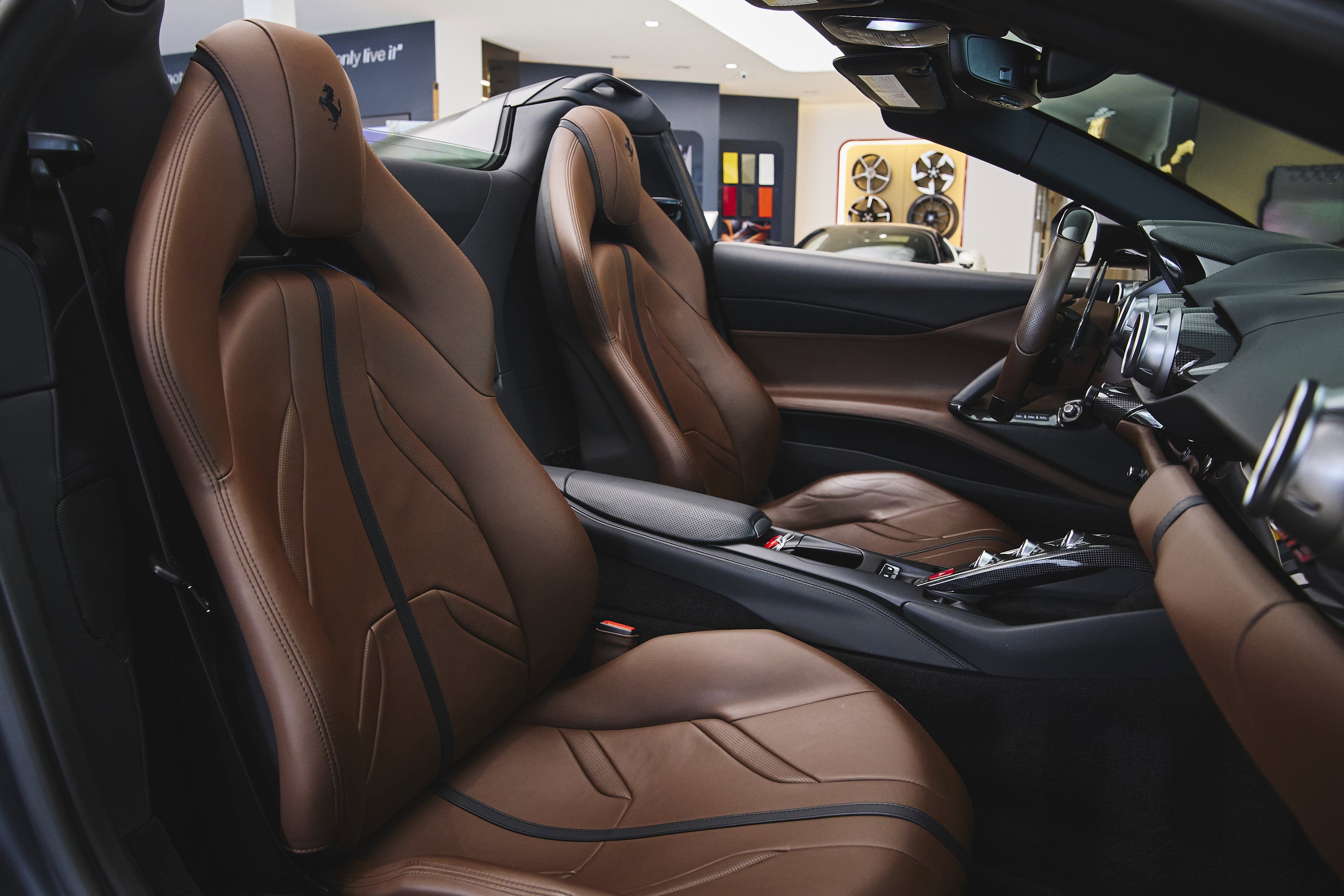 Used 2022 Ferrari 812 GTS image 40