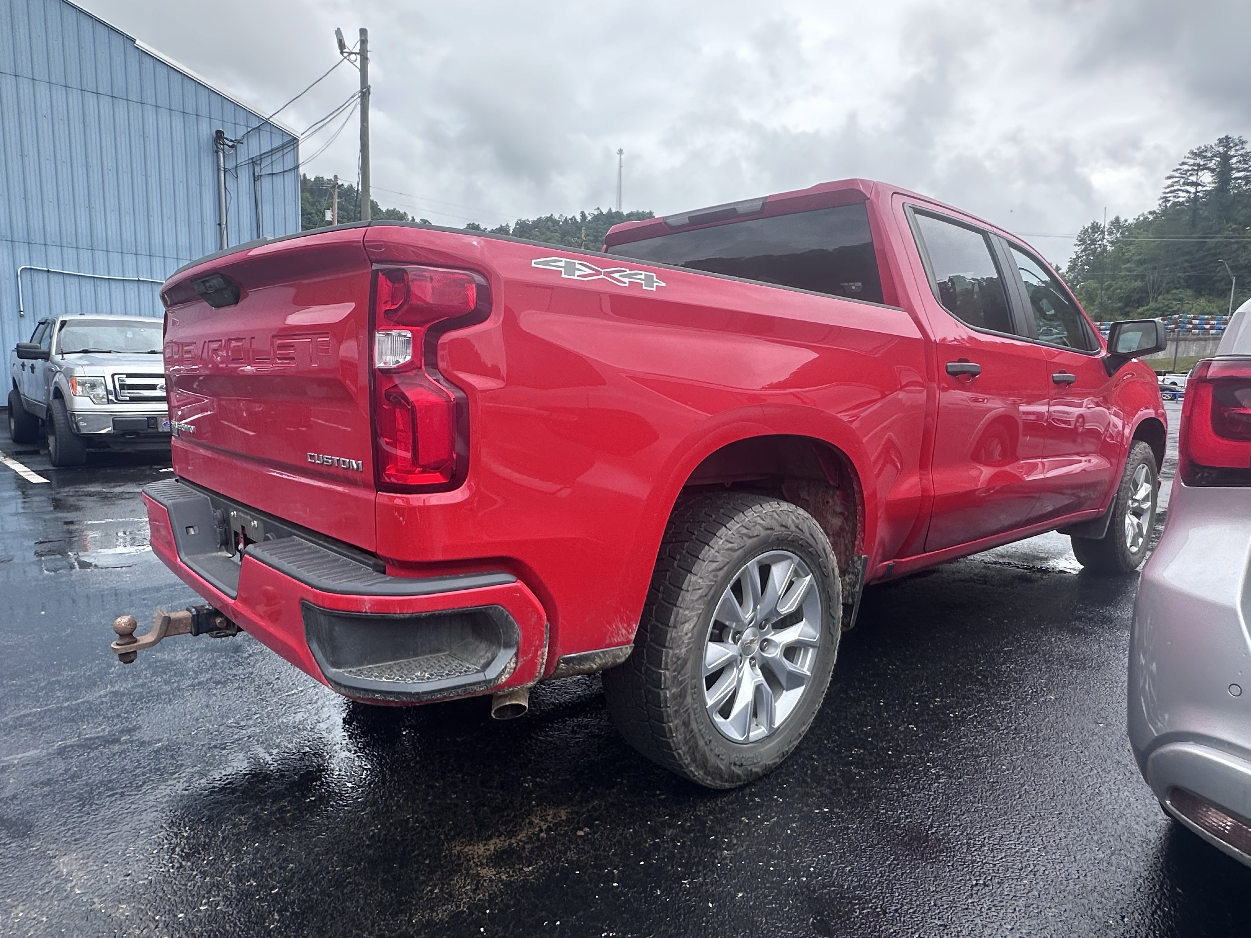 Used 2020 Chevrolet Silverado 1500 Custom w/ Custom Value Package AWD/4WD image 7