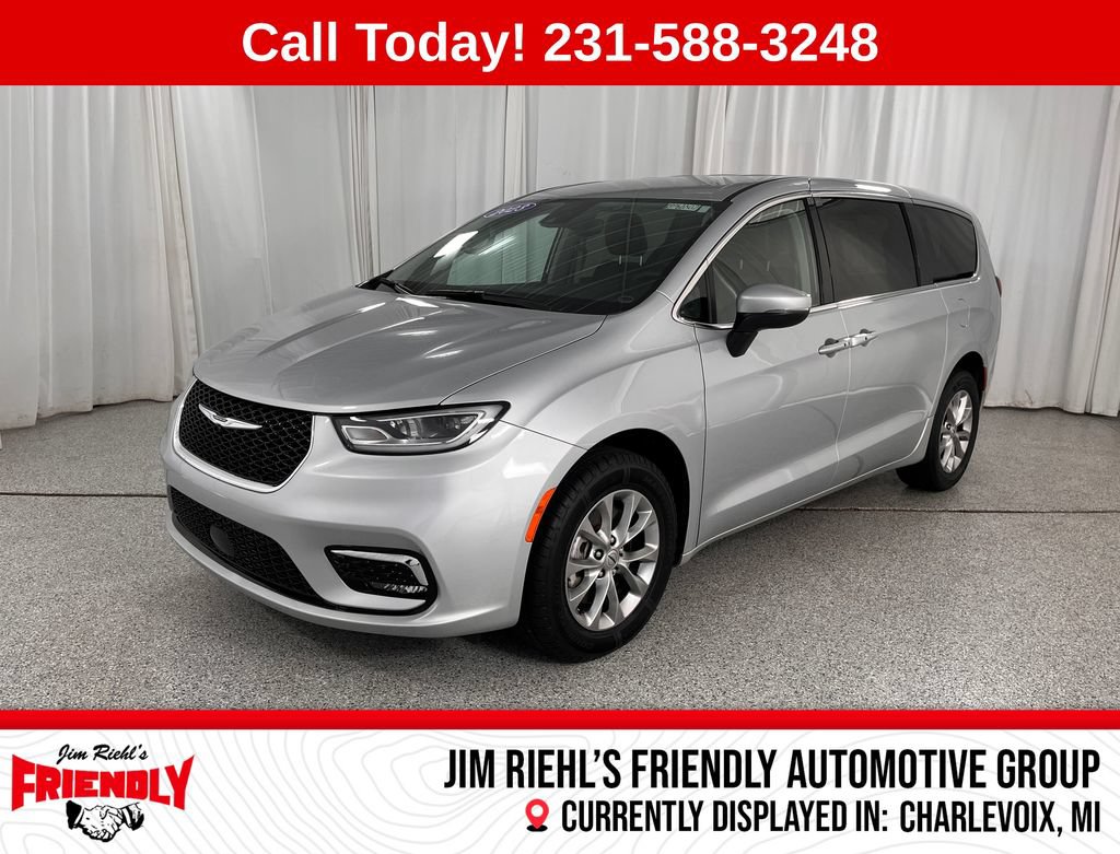 Used 2023 Chrysler Pacifica Touring-L AWD/4WD image 1